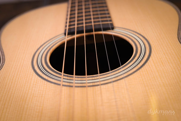 Martin O12-28 Modern Deluxe PRE-OWNED!