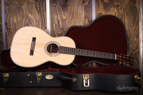 Martin O12-28 Modern Deluxe PRE-OWNED!