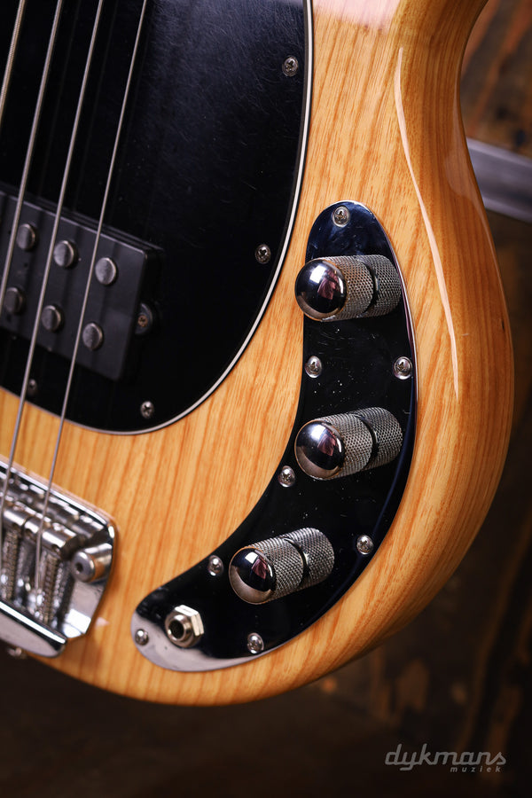 Music Man Stingray Naturel 2-eq 2005 PRE-OWNED!