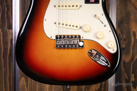 Fender American Vintage II '61 Stratocaster 3-Tone Sunburst