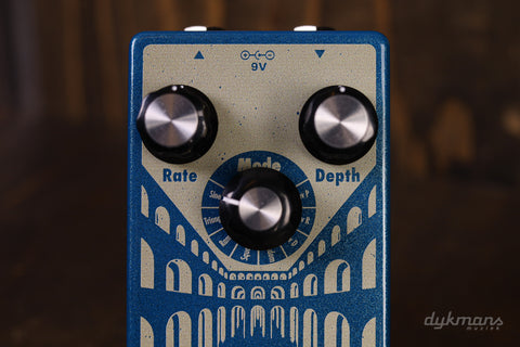 EarthQuaker Devices Aqueduct Vibrato