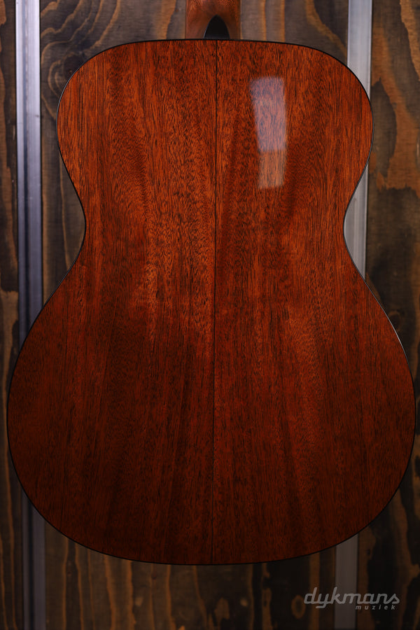 Martin 000-18