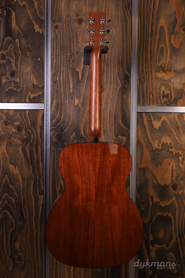 Martin 000-18