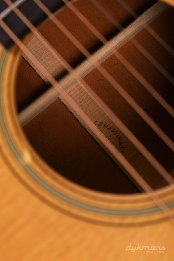 Martin 000-18