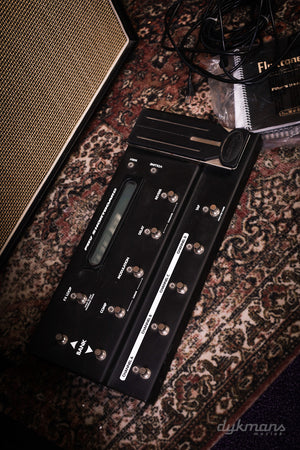 Line 6 Flextone III PRE-OWNED!