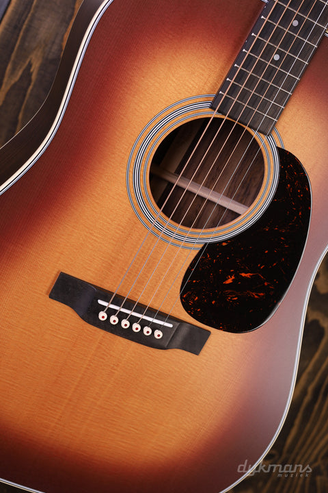 Martin D-28 Satin Amberburst