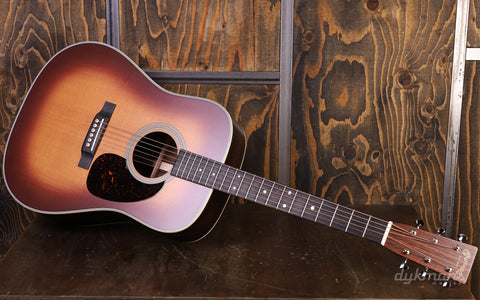 Martin D-28 Satin Amberburst