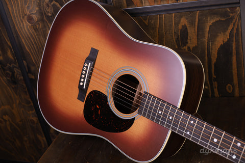 Martin D-28 Satin Amberburst