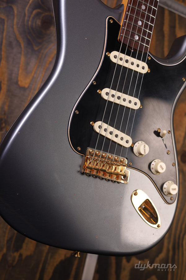 Fender Custom Shop Limited Edition 1965 Dual-Mag Stratocaster Journeyman Relic Charcoal Frost Metallic