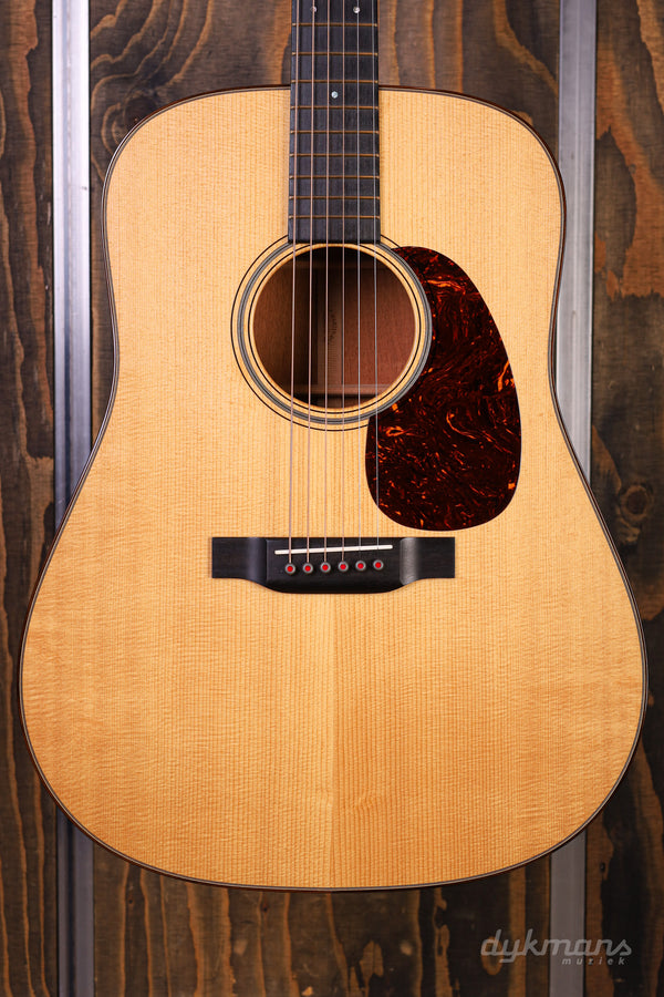 Martin D18 Modern Deluxe PRE-OWNED!