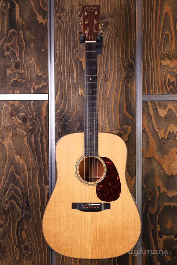 Martin D18 Modern Deluxe PRE-OWNED!