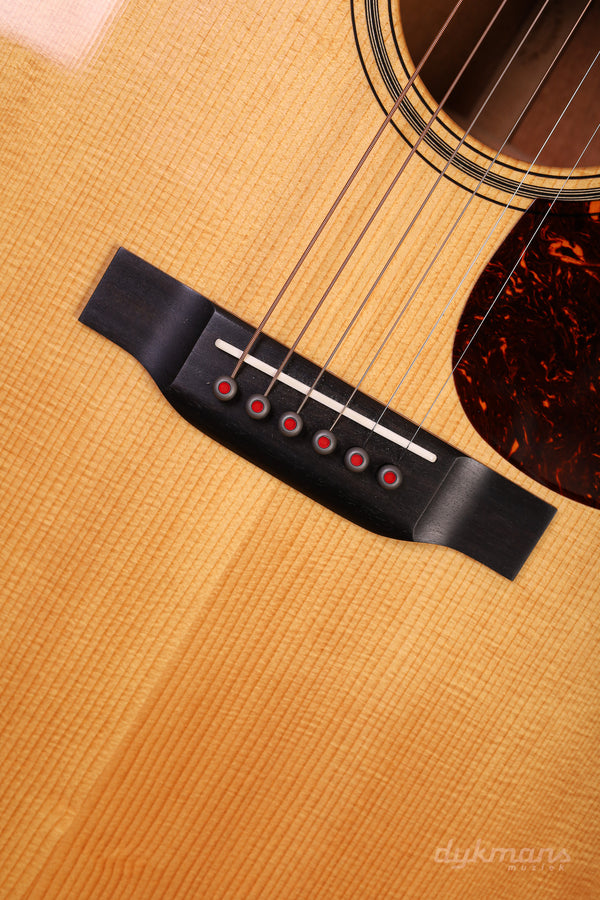 Martin D18 Modern Deluxe PRE-OWNED!