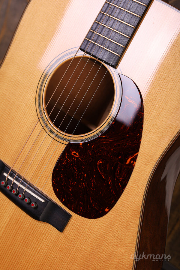 Martin D18 Modern Deluxe PRE-OWNED!
