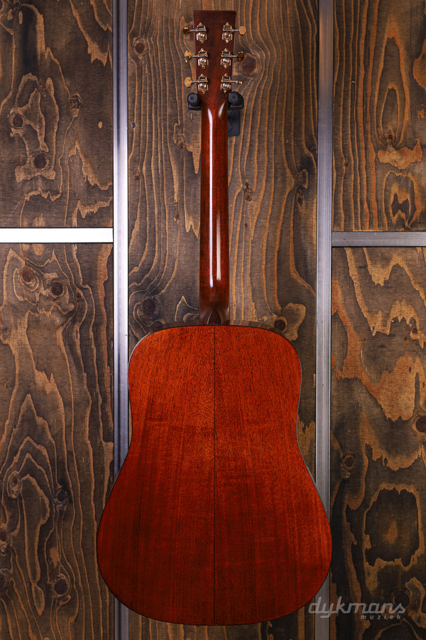 Martin D18 Modern Deluxe PRE-OWNED!