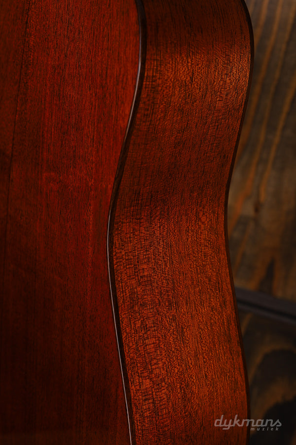 Martin D18 Modern Deluxe PRE-OWNED!