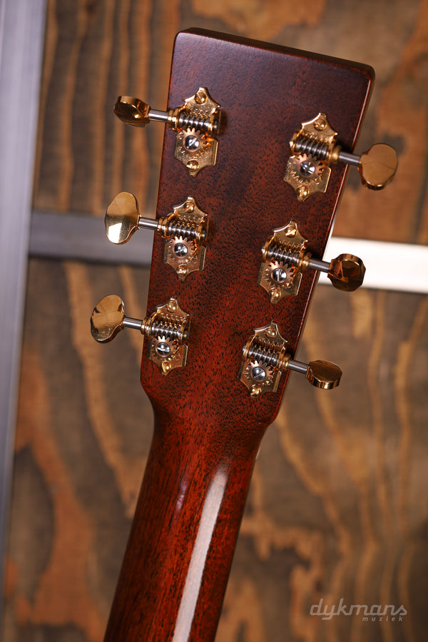 Martin D18 Modern Deluxe PRE-OWNED!