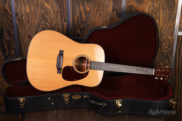 Martin D18 Modern Deluxe PRE-OWNED!