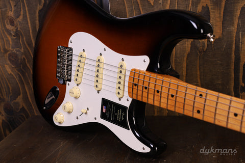 Fender American Vintage II '57 Stratocaster 2-Tone Sunburst