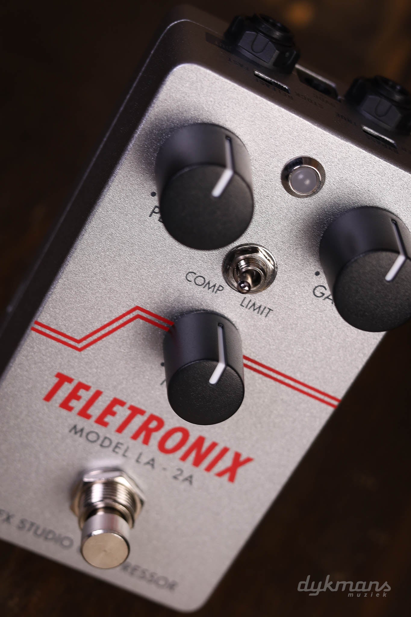la2a compressor pedal Universal Audio AUFX Teletronix LA-2A Studio Compressor – Dijkmans Guitars