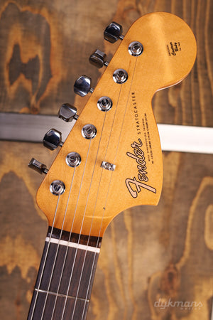 Fender Vintera III Late 60s Stratocaster 3 Tone Sunburst