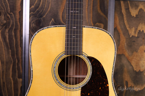 Martin Custom Shop D 14-Fret Guatemalan