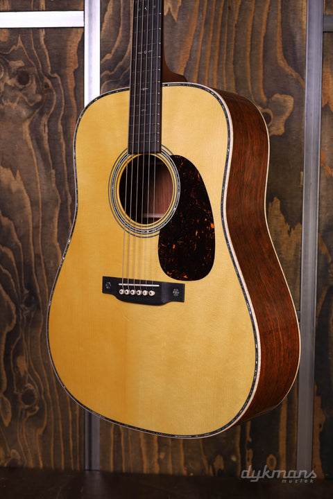 Martin Custom Shop D 14-Fret Guatemalan