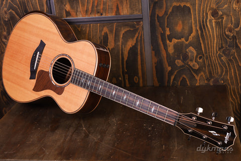 Taylor 812e + Free Taylor Strap!