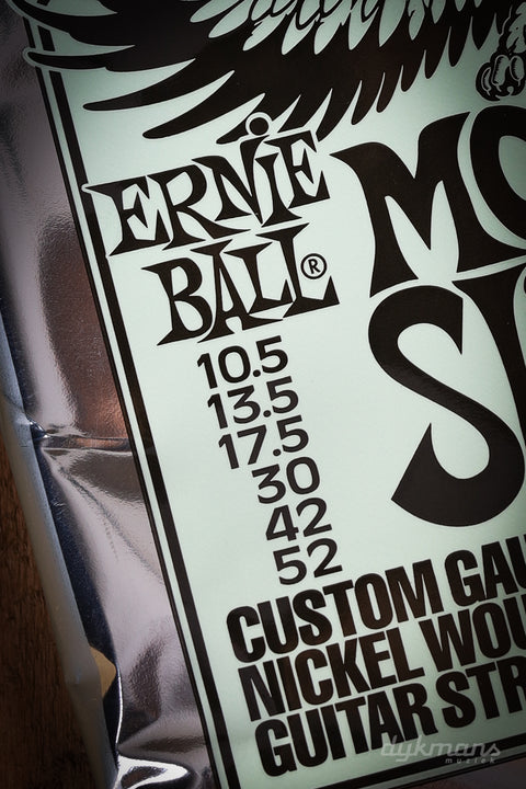 Ernie Ball Mondo Slinky 10.5-52