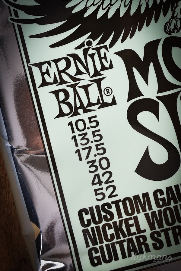 Ernie Ball Mondo Slinky 10.5-52