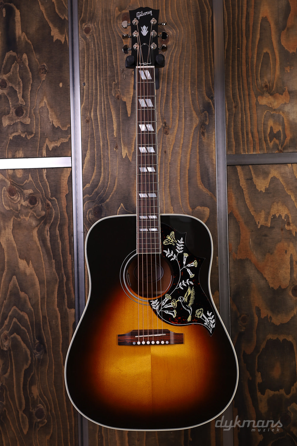 gibson hummingbird tobacco sunburst NEW ! Standard - Vintage a versatile electro acoustic guitar in dreadnought design with the signature Hummingbird pickguard Thunder Road Guitars - New