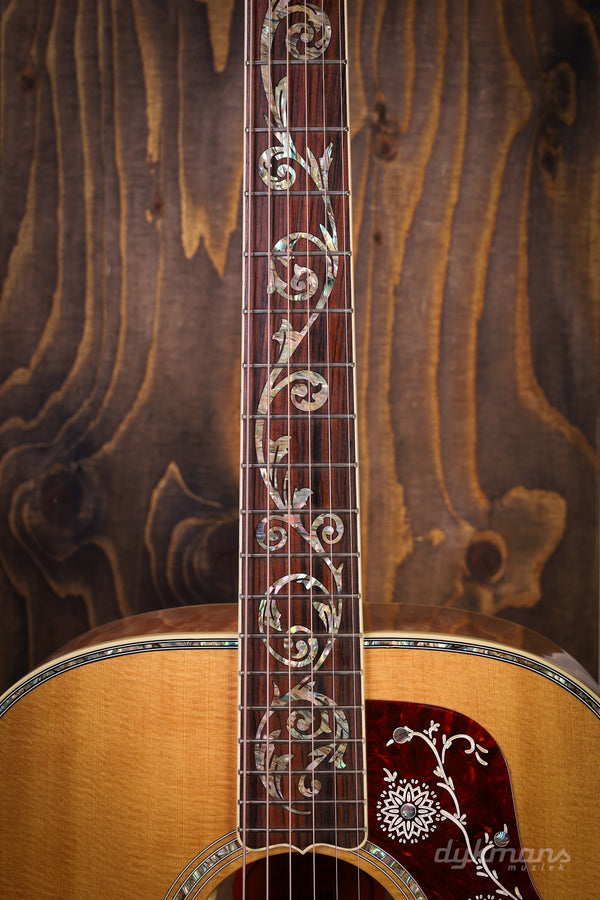 Gibson Acoustic SJ200 Vine Antique Natural Quilt PRE-OWNED!