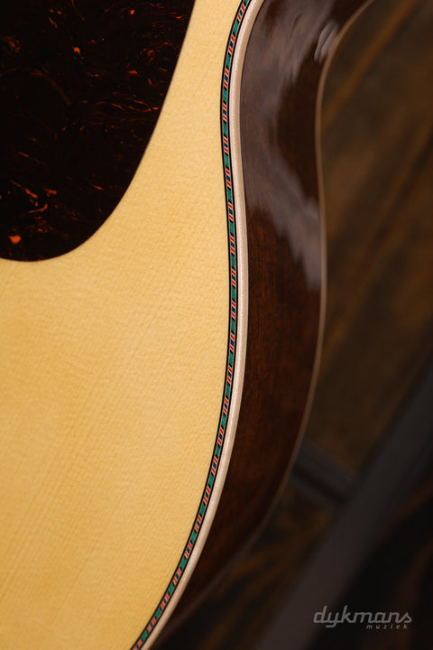 Martin Custom Shop 00-14 Flamed Mahogany