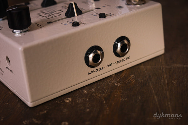 Walrus Audio Xero White