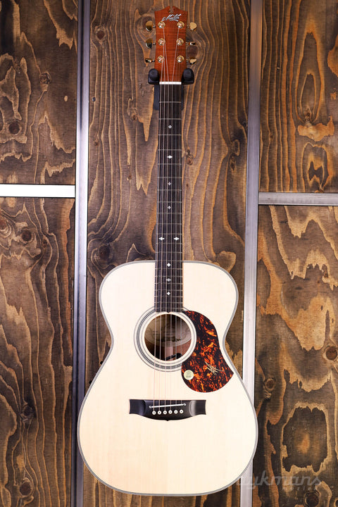 Maton EBG808 Artist