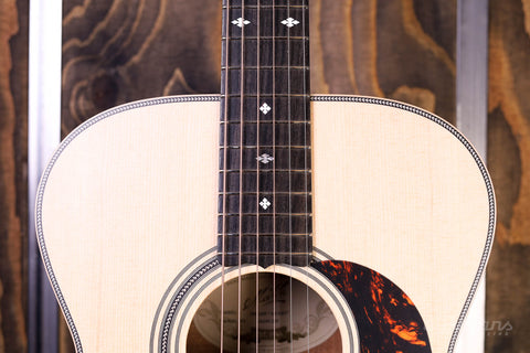 Maton EBG808 Artist