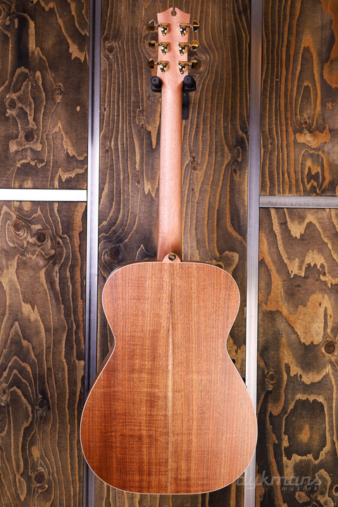 Maton EBG808 Artist