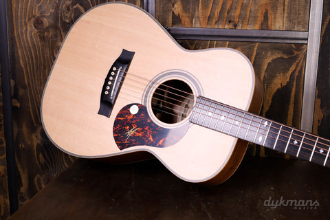 Maton EBG808 Artist