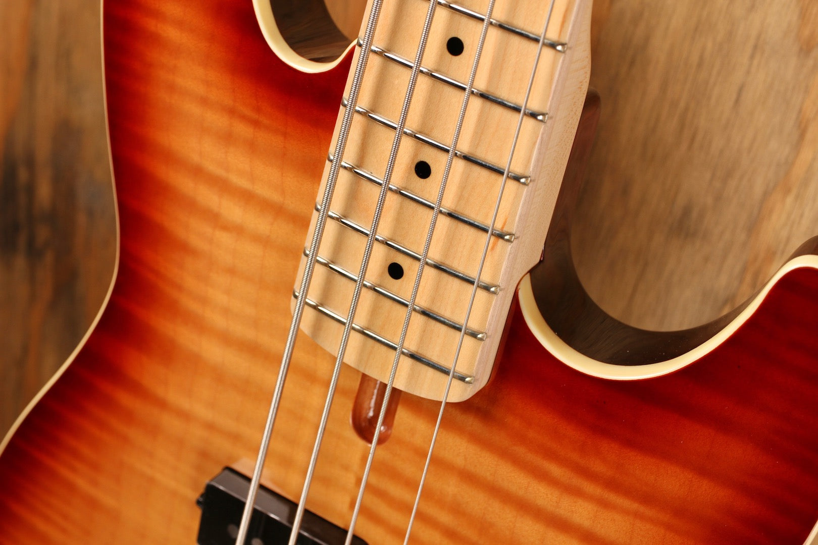 Sire Marcus Miller U5+ A4 / TS