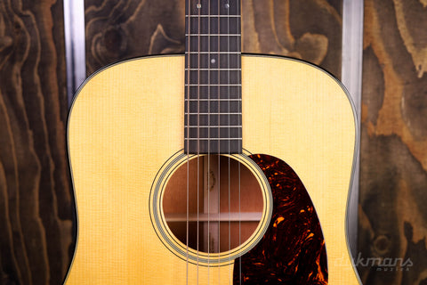 Martin D-18 Dreadnought