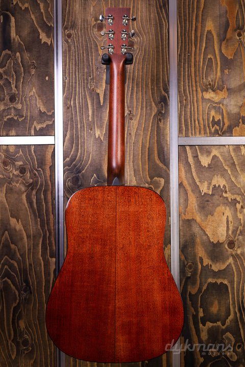 Martin D-18 Dreadnought