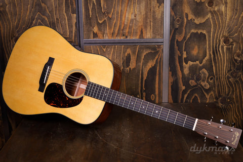 Martin D-18 Dreadnought