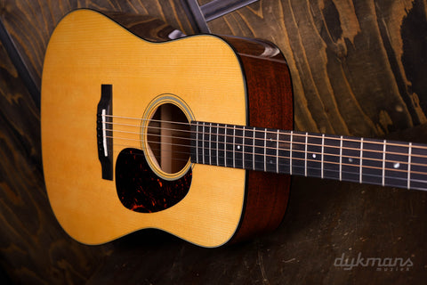 Martin D-18 Dreadnought