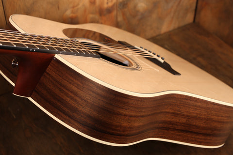 Martin D-16e-R Dreadnought