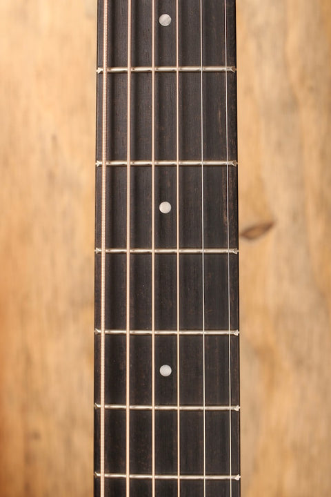 Taylor 210ce plus