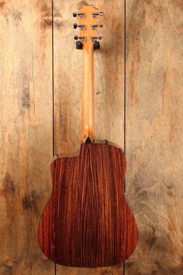 Taylor 210ce plus 