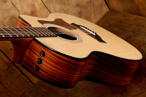 Taylor 214ce plus